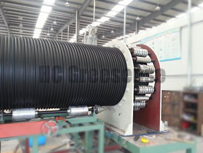 塑鋼纏繞管設(shè)備